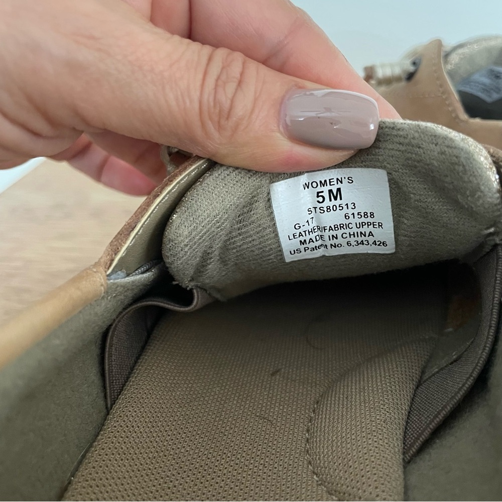 Sperry Women's Tan Moccasins - Picture 8 of 8